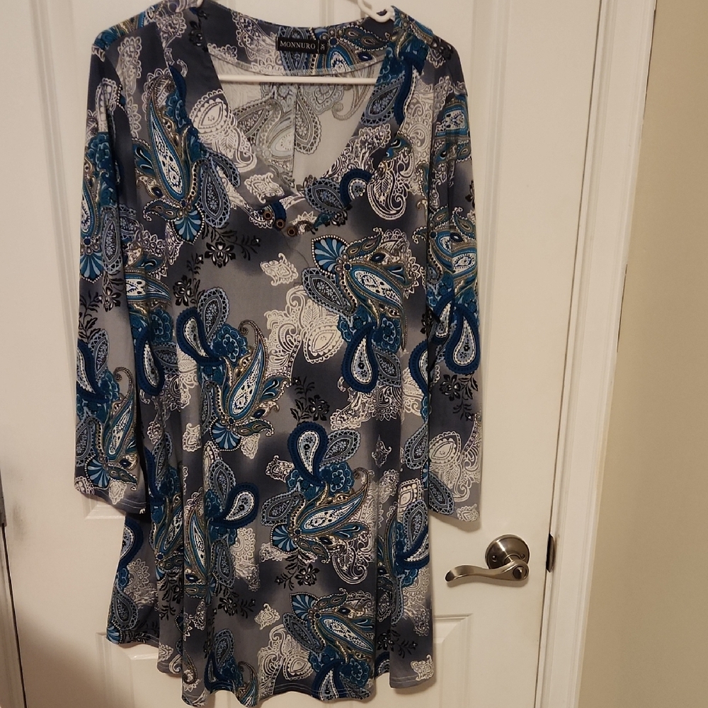 Monnuro Blue Paisley V-Neck Tunic Dress